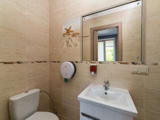 Хостелы Light Life Hostel Киев Двухместный номер Делюкс с 1 кроватью и душем-3