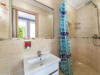 Хостелы Light Life Hostel Киев Двухместный номер Делюкс с 1 кроватью и душем-4